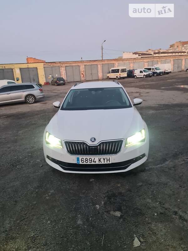 Универсал Skoda Superb 2019 в Луцке