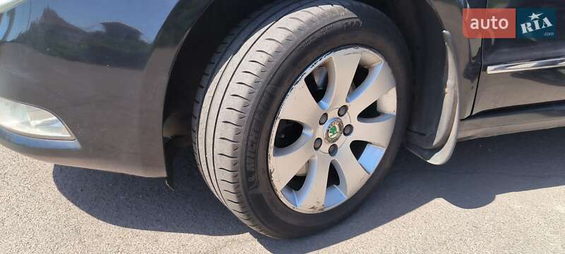 Лифтбек Skoda Superb 2011 в Кривом Роге