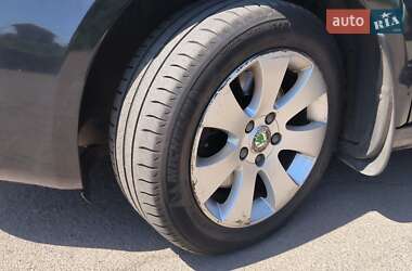 Лифтбек Skoda Superb 2011 в 