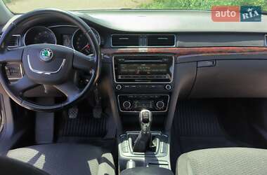 Лифтбек Skoda Superb 2011 в 