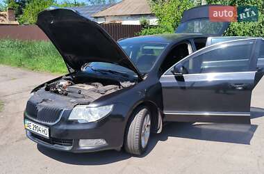 Лифтбек Skoda Superb 2011 в 