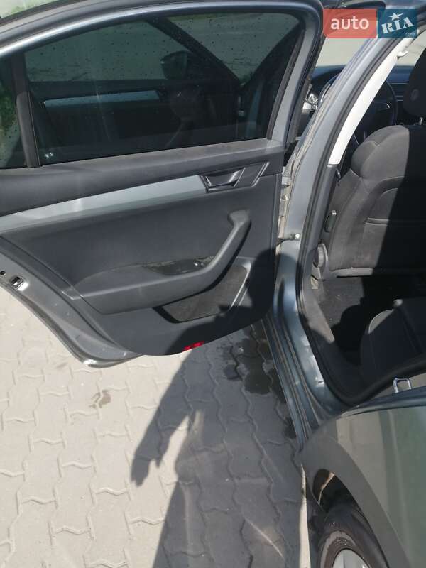 Лифтбек Skoda Superb 2017 в Ужгороде