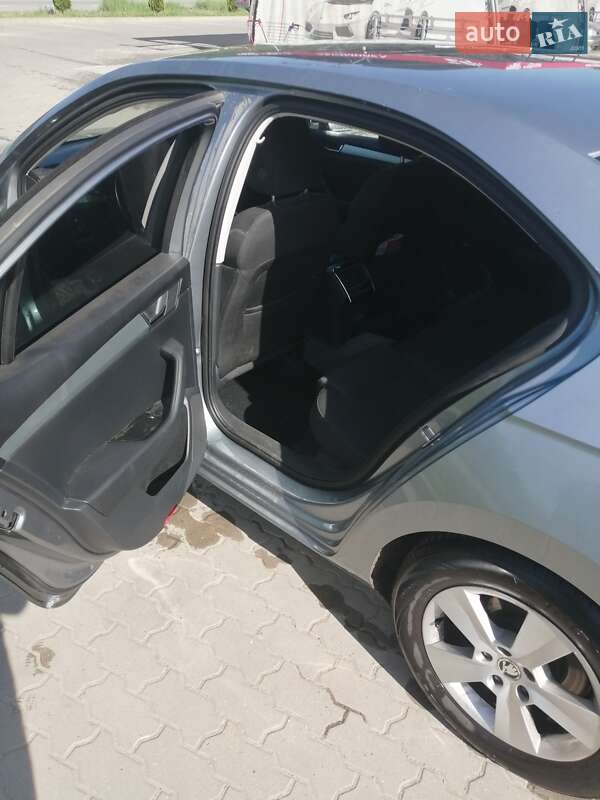 Лифтбек Skoda Superb 2017 в Ужгороде