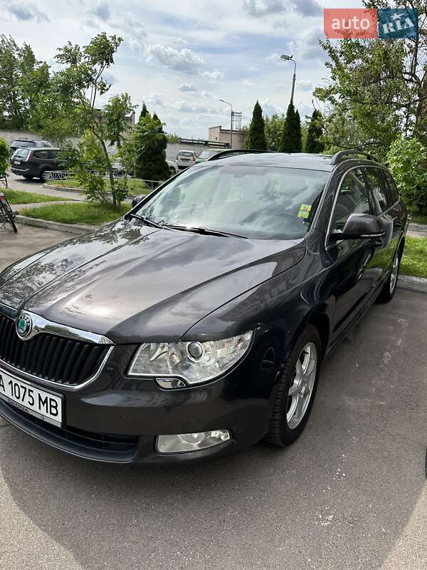 Универсал Skoda Superb 2010 в Киеве