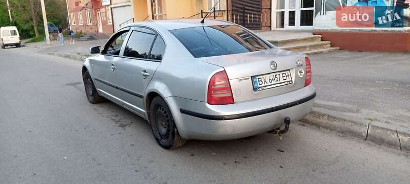 Лифтбек Skoda Superb 2002 в Славуте