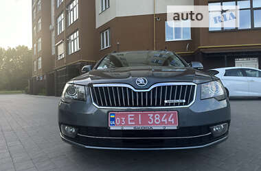 Универсал Skoda Superb 2014 в Дубно