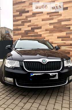 Універсал Skoda Superb 2011 в Володимир-Волинському