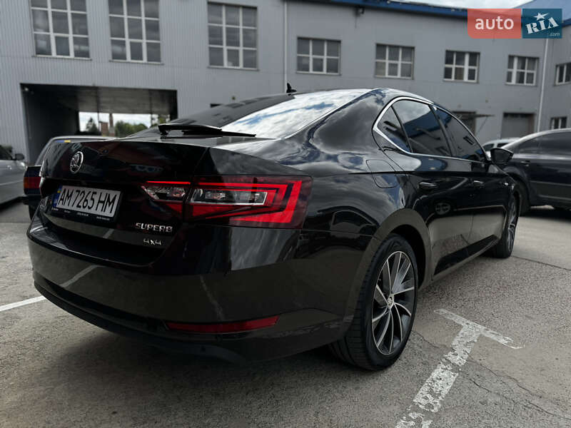 Лифтбек Skoda Superb 2016 в Звягеле