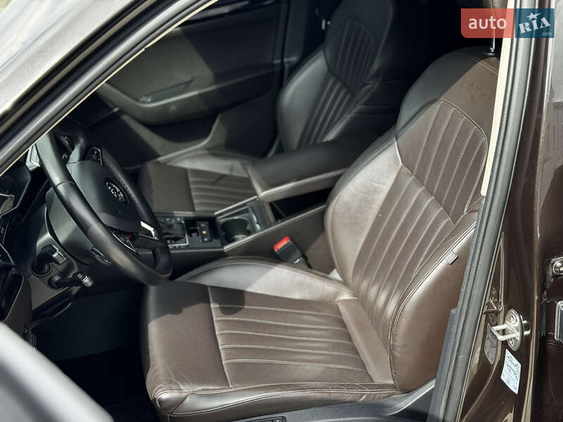 Лифтбек Skoda Superb 2016 в Звягеле