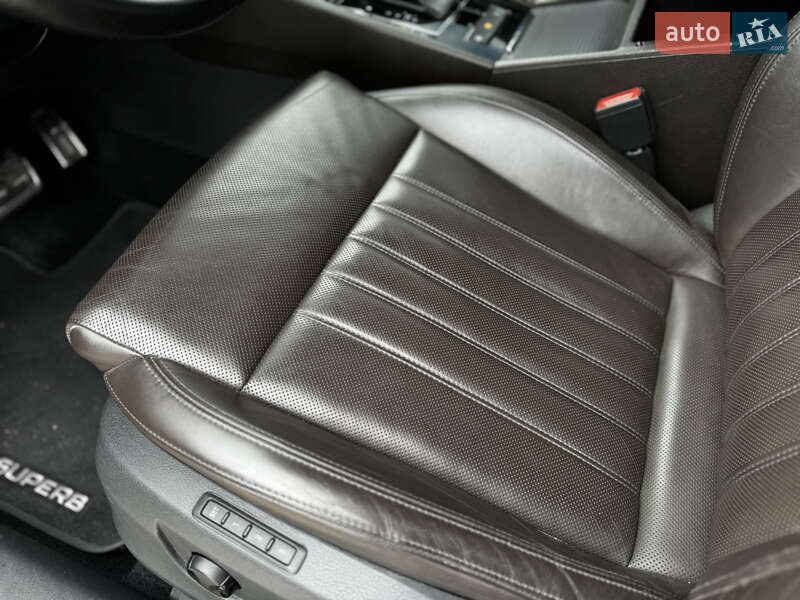 Лифтбек Skoda Superb 2016 в Звягеле
