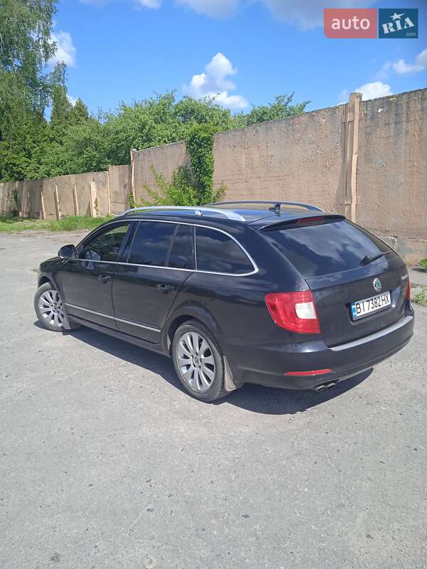 Універсал Skoda Superb 2010 в Гадячі