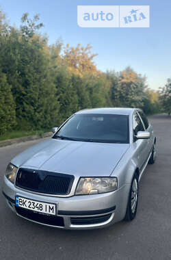 Ліфтбек Skoda Superb 2004 в Рівному