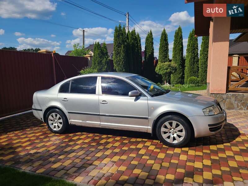 Лифтбек Skoda Superb 2004 в Виннице