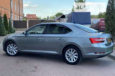 Ліфтбек Skoda Superb 2017 в Стрию