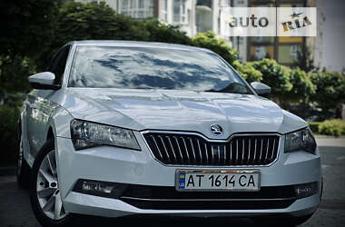 Лифтбек Skoda Superb 2015 в Львове