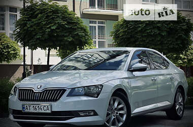 Лифтбек Skoda Superb 2015 в Львове