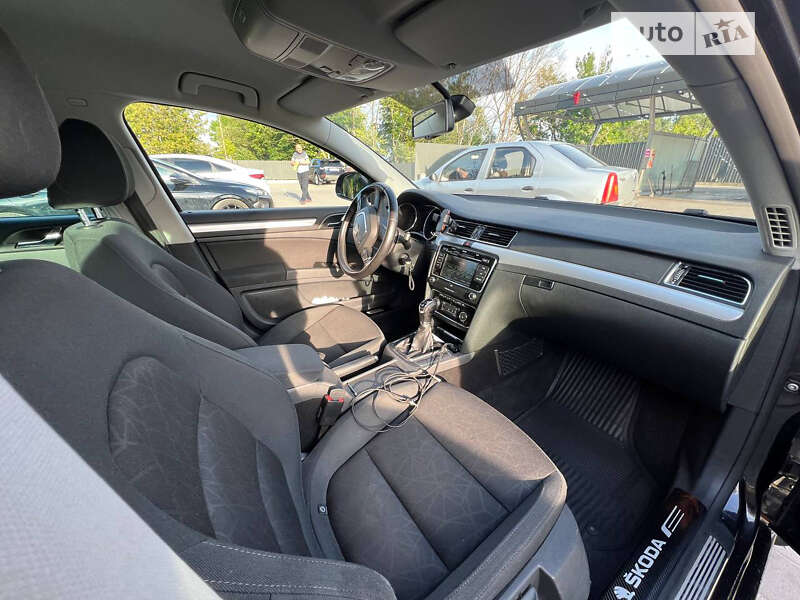 Універсал Skoda Superb 2012 в Тернополі