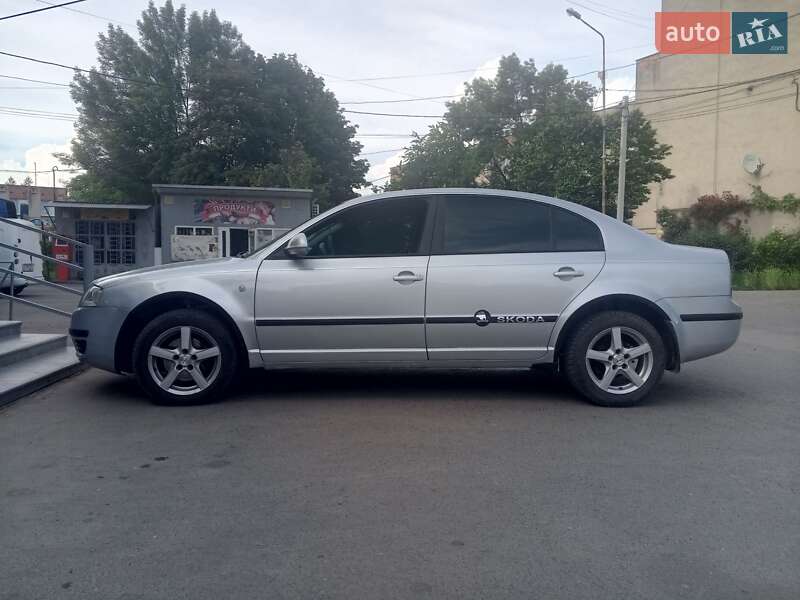 Лифтбек Skoda Superb 2008 в Хусте