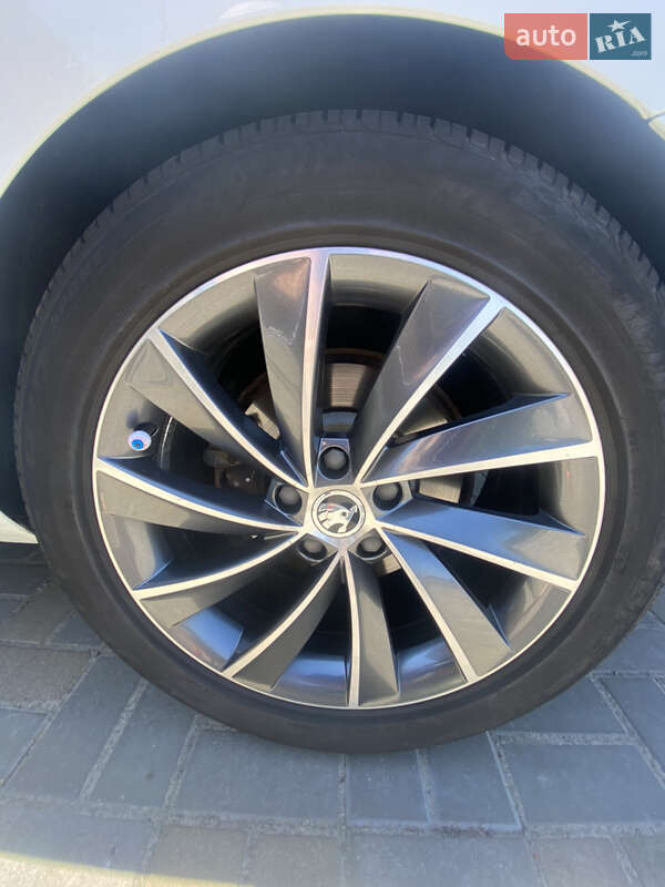 Универсал Skoda Superb 2015 в Кременчуге