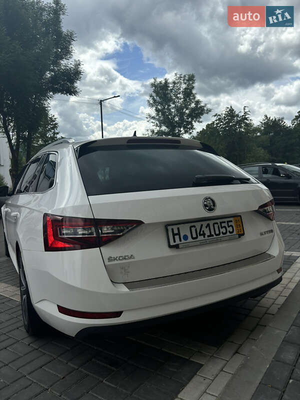 Универсал Skoda Superb 2016 в Мукачево
