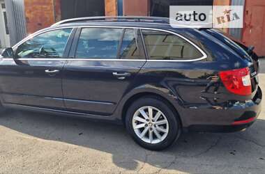 Универсал Skoda Superb 2014 в Умани