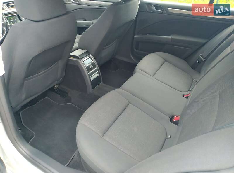 Универсал Skoda Superb 2013 в Киеве
