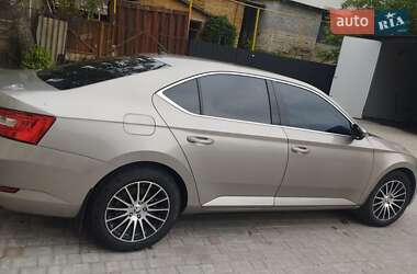 Лифтбек Skoda Superb 2016 в Изяславе