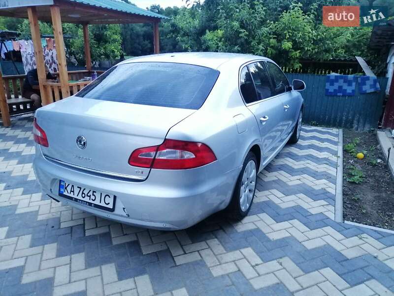 Лифтбек Skoda Superb 2011 в Киеве