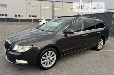 Універсал Skoda Superb 2011 в Мукачевому