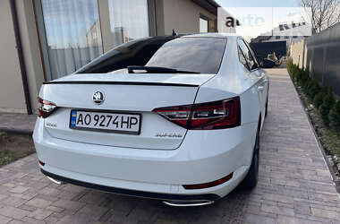 Лифтбек Skoda Superb 2016 в Ужгороде