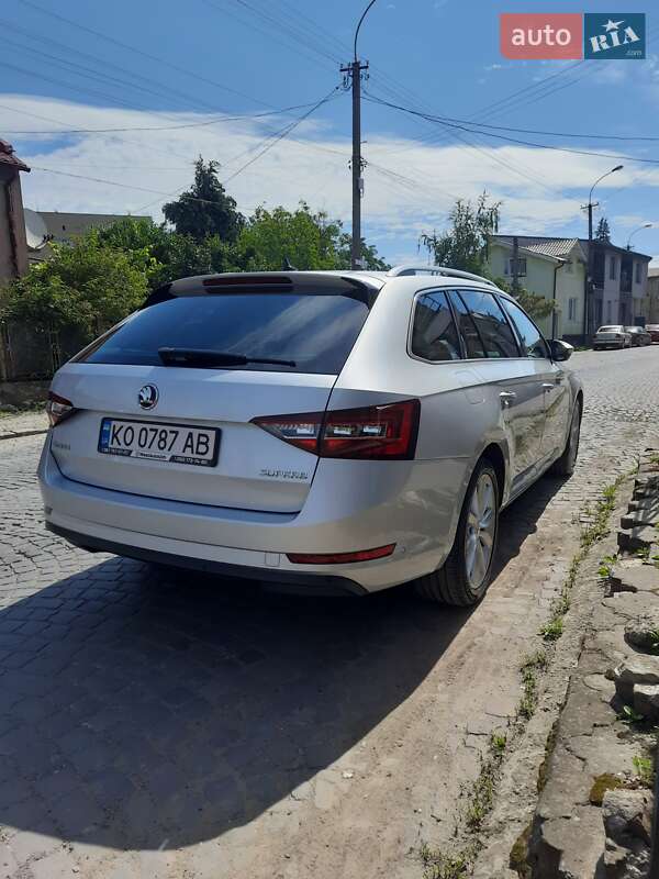 Универсал Skoda Superb 2019 в Ужгороде