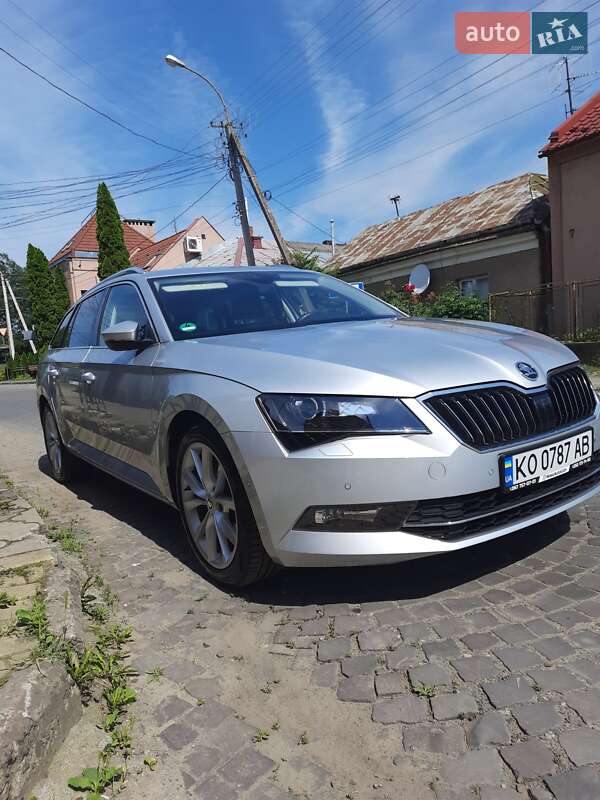 Универсал Skoda Superb 2019 в Ужгороде