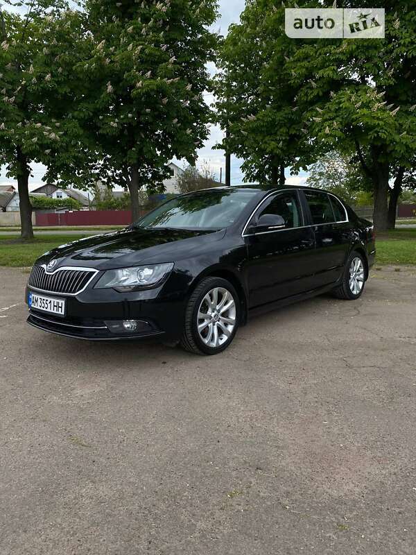 Лифтбек Skoda Superb 2013 в Житомире