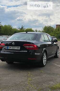 Лифтбек Skoda Superb 2013 в 