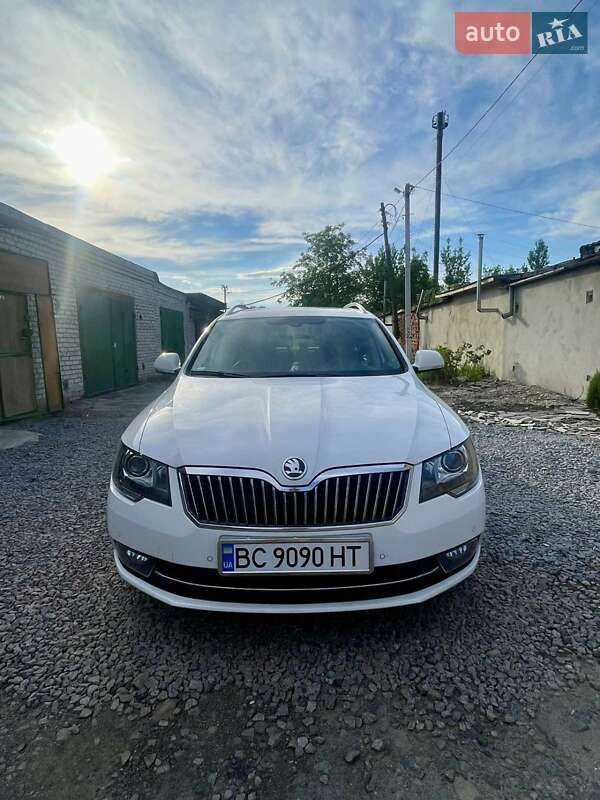 Універсал Skoda Superb 2013 в 