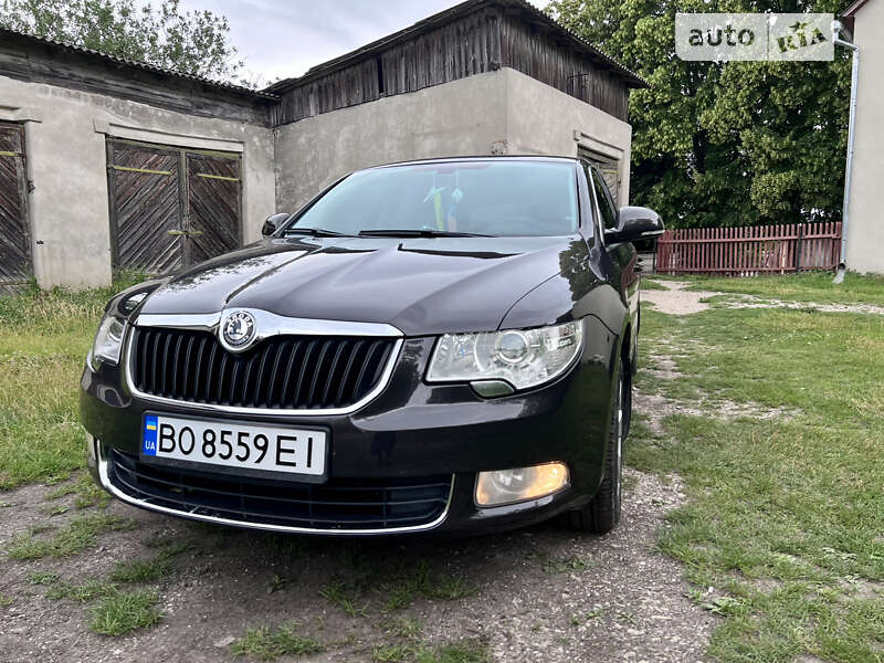 Лифтбек Skoda Superb 2011 в Тернополе
