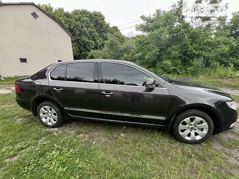 Лифтбек Skoda Superb 2011 в Тернополе