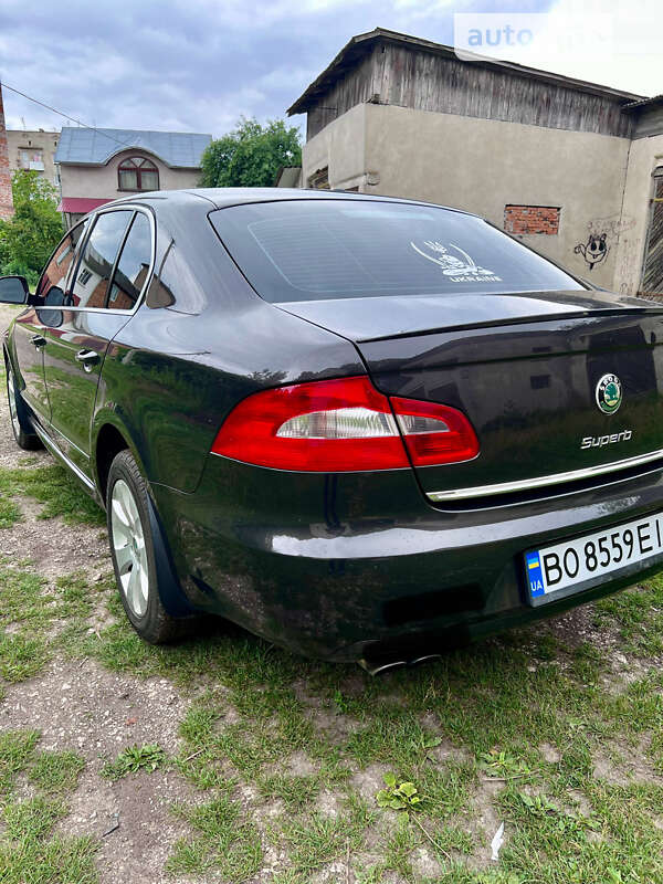 Лифтбек Skoda Superb 2011 в Тернополе
