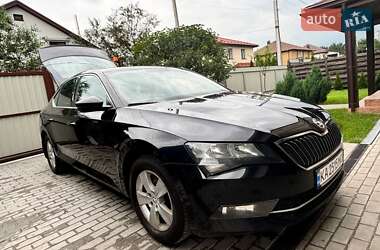 Ліфтбек Skoda Superb 2019 в 