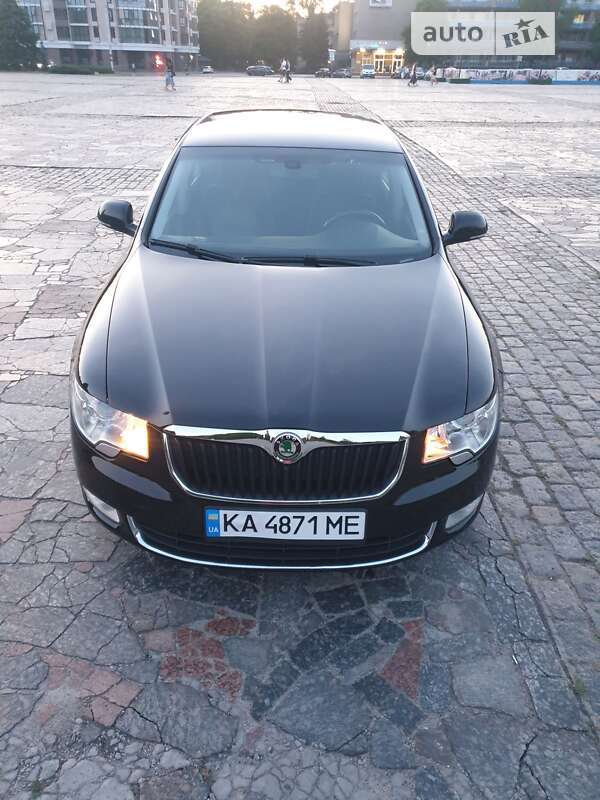 Skoda Superb 2011