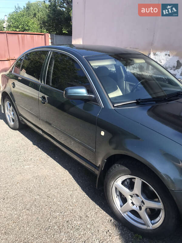 Лифтбек Skoda Superb 2003 в Харькове