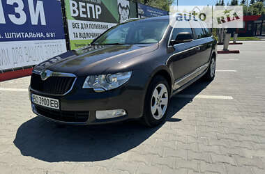 Універсал Skoda Superb 2011 в Тернополі