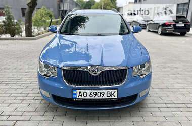 Універсал Skoda Superb 2012 в Ужгороді