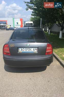 Лифтбек Skoda Superb 2004 в 