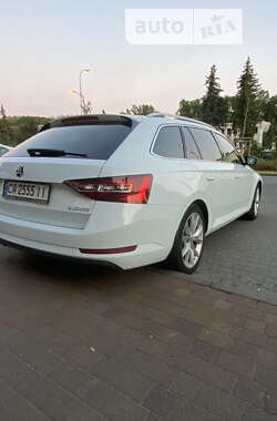 Универсал Skoda Superb 2016 в Христиновке