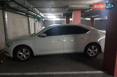 Лифтбек Skoda Superb 2016 в 