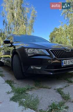 Лифтбек Skoda Superb 2015 в Магдалиновке