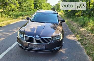 Универсал Skoda Superb 2014 в Яворове