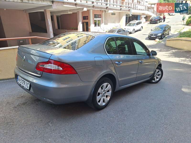 Лифтбек Skoda Superb 2012 в Киеве