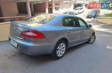 Лифтбек Skoda Superb 2012 в 
